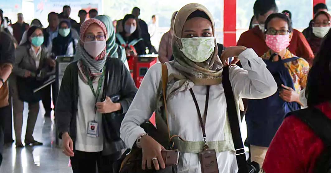wearing mask in indonesia